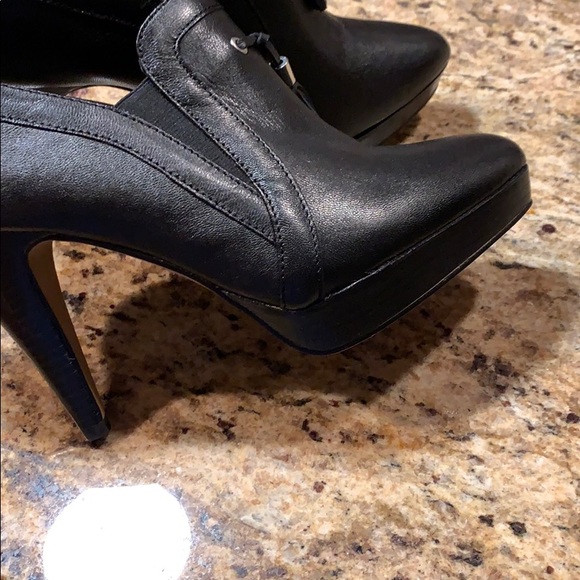 Black heels - Picture 4 of 4